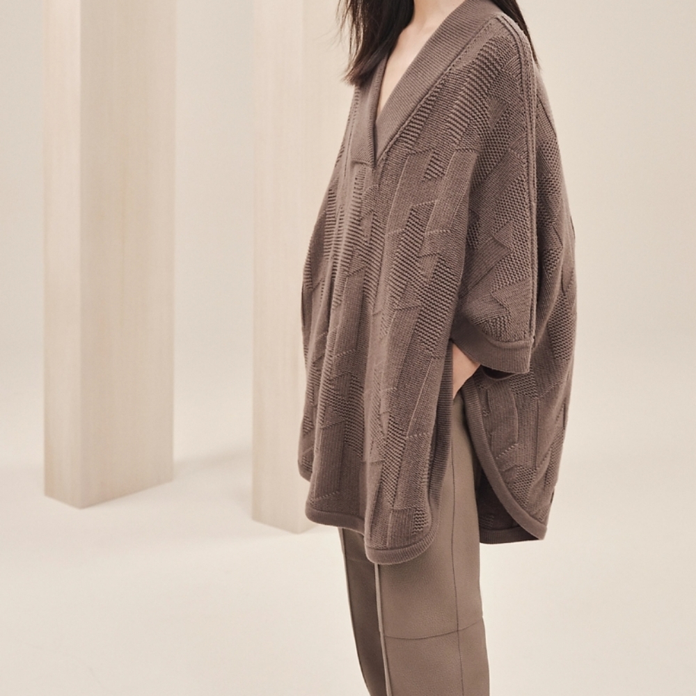 BNWT Hermes "H" Cape Sweater